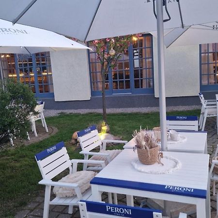 Villa Westfalia Guest House Tirgu Secuiesc Exterior photo